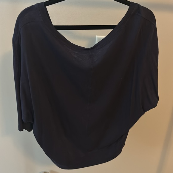 Lululemon navy relax fit yoga top size 4 - Picture 2 of 4